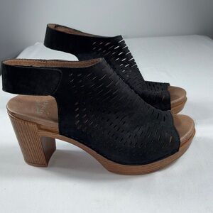 Dansko Danae Block Heel Sandal In Black Milled Nubuck Leather 38 fits 7.5-8